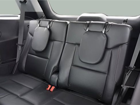 Used 2021 Ford Explorer XLT w/ Equipment Group 202A image 13