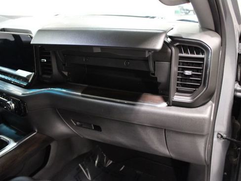Used 2025 GMC Sierra 1500 SLT w/ SLT Premium Plus Package AWD/4WD image 31