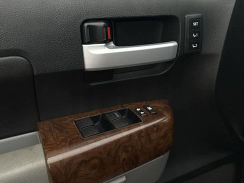 Used 2012 Toyota Tundra Limited w/ Memory Pkg image 23