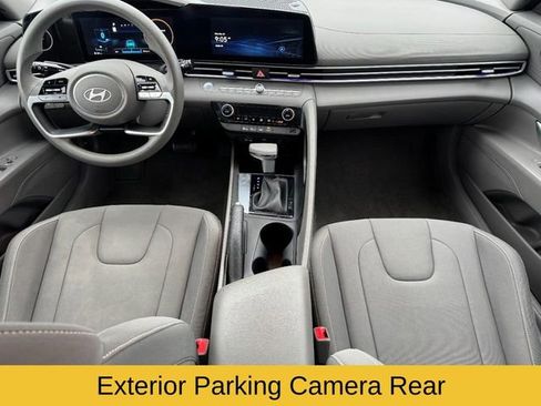 Used 2024 Hyundai Elantra SEL image 12