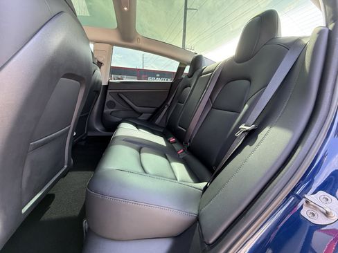 Used 2023 Tesla Model 3 Standard Range image 10