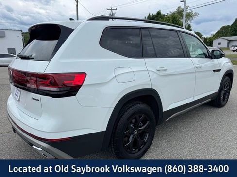 Certified 2025 Volkswagen Atlas Peak Edition SE AWD/4WD image 5