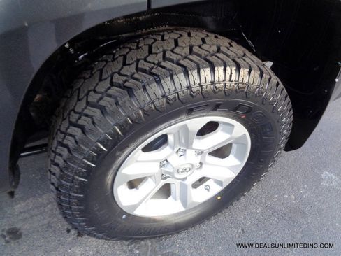 Used 2018 Toyota 4Runner SR5 image 7