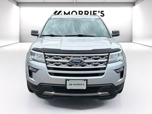 Used 2018 Ford Explorer XLT AWD/4WD image 2