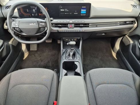 Used 2025 Kia K4 FWD image 25