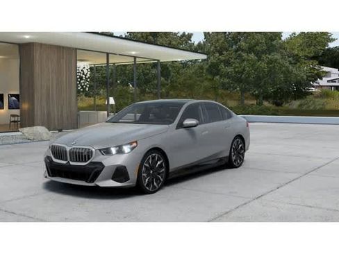 New 2027 BMW i5 xDrive40 AWD/4WD image 1
