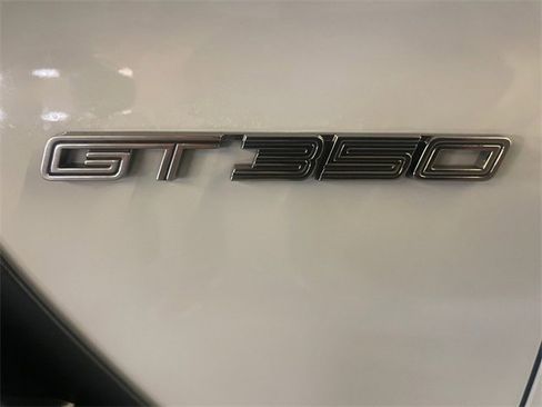 Used 2017 Ford Mustang Shelby GT350 image 25