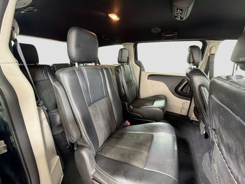 Used 2019 Dodge Grand Caravan SXT FWD image 28