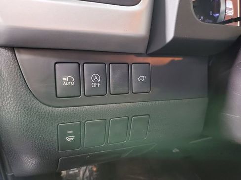 Used 2019 Toyota Highlander XLE image 21