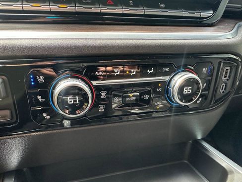 Used 2025 GMC Sierra 1500 SLT w/ SLT Premium Package image 42