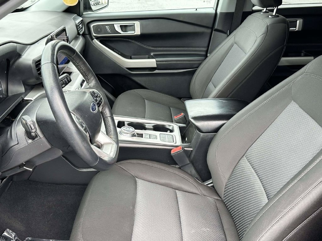Certified 2023 Ford Explorer XLT RWD image 16
