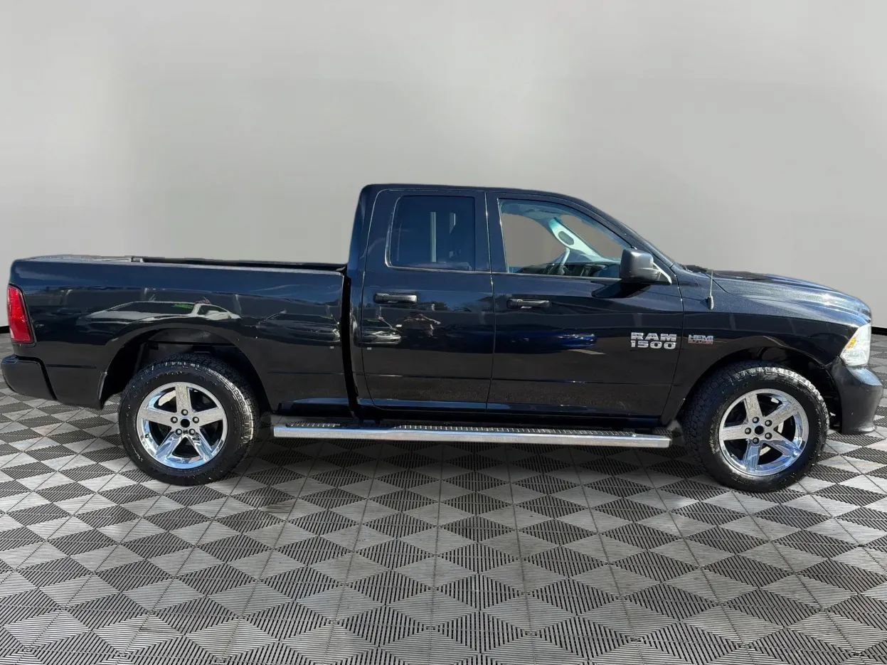 Used 2017 RAM 1500 Express w/ Express Value Package AWD/4WD image 4