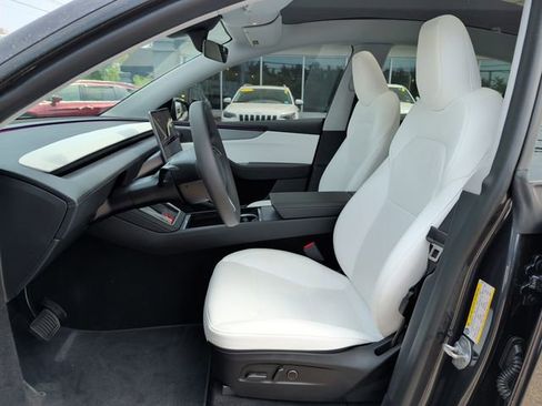 Used 2026 Tesla Model Y AWD image 10