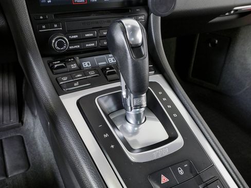 Used 2018 Porsche 718 Cayman RWD image 18