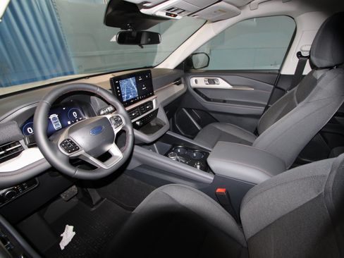 New 2026 Ford Explorer Active AWD/4WD image 2
