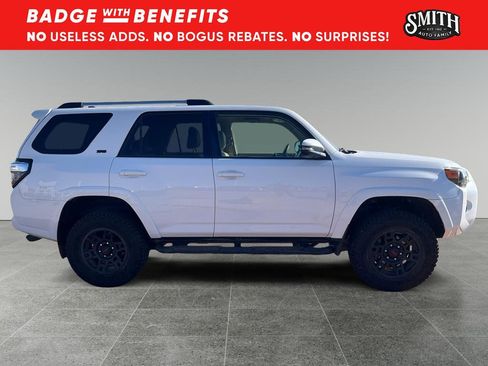 Used 2020 Toyota 4Runner SR5 Premium image 3