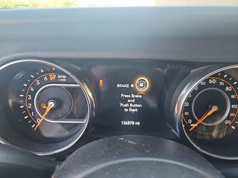 Used 2020 Jeep Gladiator Overland AWD/4WD image 7