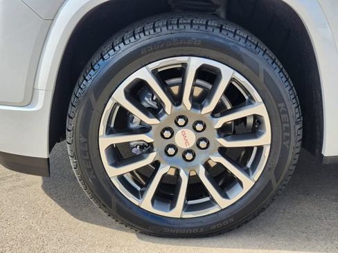 Used 2021 GMC Acadia Denali w/ Denali Technology Package FWD image 17