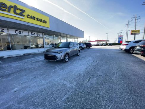 Used 2025 Kia Soul LX w/ LX Technology Package image 16