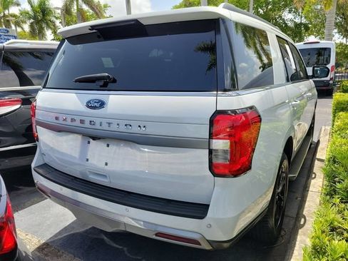 Used 2023 Ford Expedition XLT RWD image 4