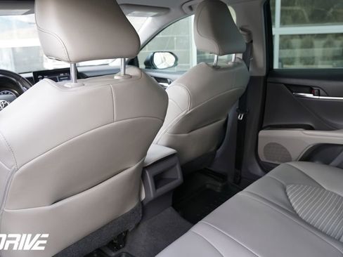 Used 2021 Toyota Camry SE image 30