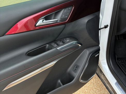 Used 2024 Chevrolet Traverse RS image 10