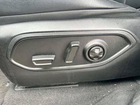 Used 2023 Jeep Grand Cherokee L Limited w/ Trailer Tow Group (B) image 71