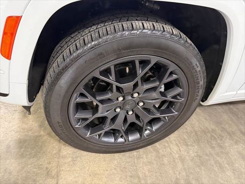 Certified 2024 Jeep Grand Cherokee L Summit image 42