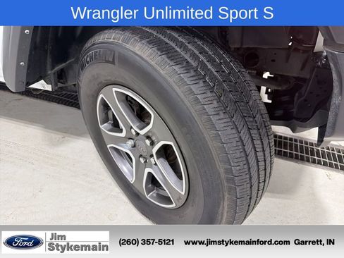 Used 2021 Jeep Wrangler Unlimited Sport w/ Technology Group AWD/4WD image 11