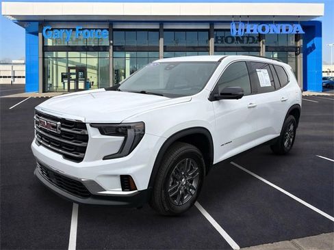 Used 2025 GMC Acadia Elevation image 4