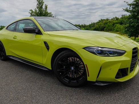 Used 2022 BMW M4 Competition w/ M Carbon Exterior Package RWD image 2