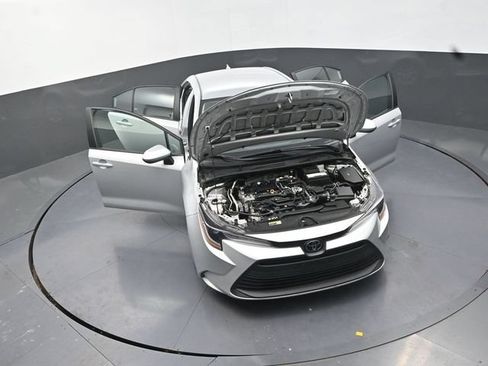 Used 2024 Toyota Corolla LE FWD image 40