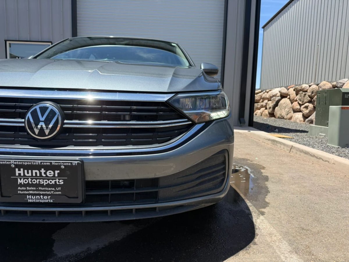 Used 2024 Volkswagen Jetta SE FWD image 16
