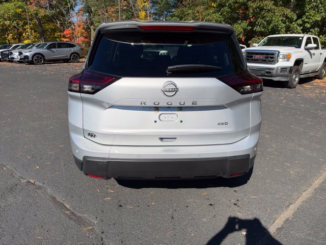 Used 2025 Nissan Rogue S AWD/4WD image 4