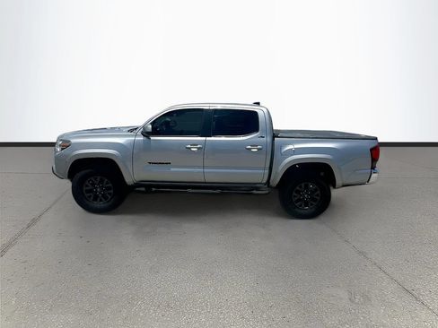 Used 2021 Toyota Tacoma SR5 RWD image 4