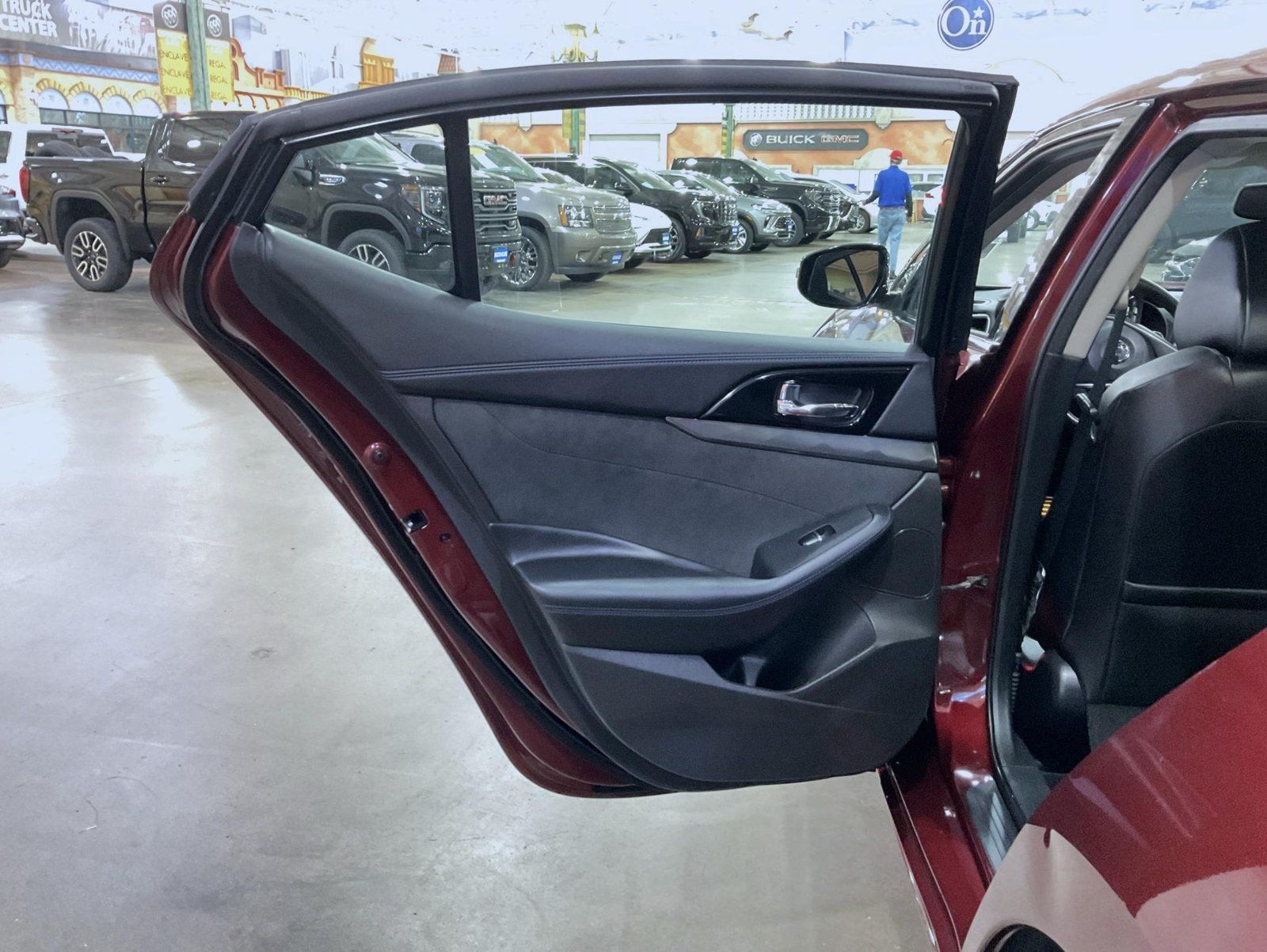 Used 2016 Nissan Maxima SR FWD image 20