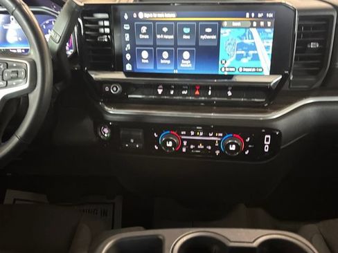 Used 2024 Chevrolet Silverado 2500 LT AWD/4WD image 4