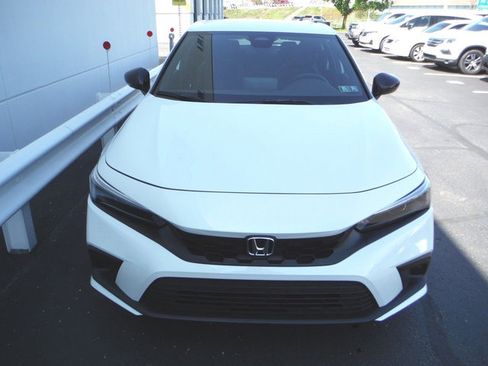 Used 2023 Honda Civic Sport image 3