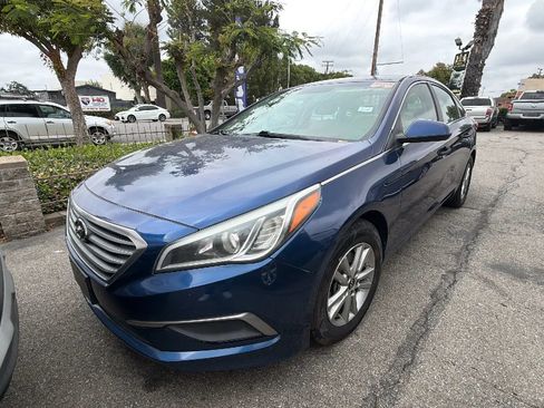 Used 2017 Hyundai Sonata SE FWD image 1