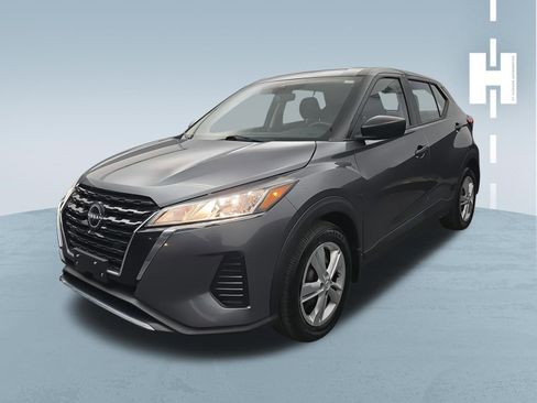 Used 2023 Nissan Kicks S w/ Interior Electronics Package FWD image 3