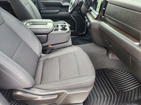 Used 2025 Chevrolet Silverado 1500 LT AWD/4WD image 13