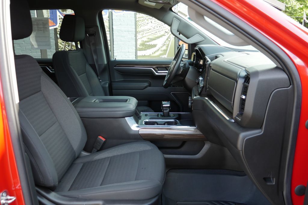 Used 2022 Chevrolet Silverado 1500 RST w/ Z71 Off-Road Package AWD/4WD image 10