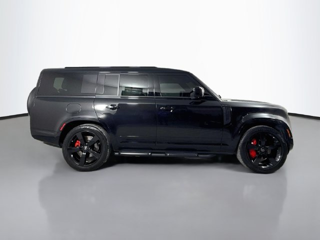 Certified 2025 Land Rover Defender 130 X-Dynamic SE AWD/4WD image 4