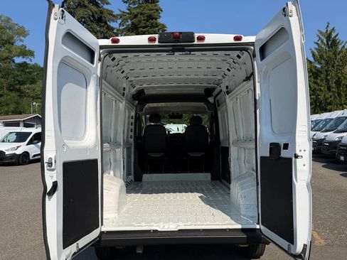 Used 2023 RAM ProMaster 2500 FWD image 12