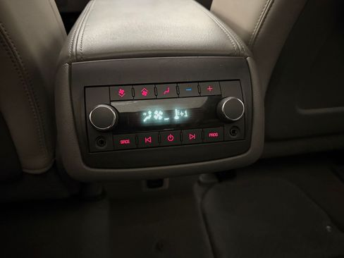 Used 2015 GMC Acadia SLT w/ Open Road Package AWD/4WD image 31
