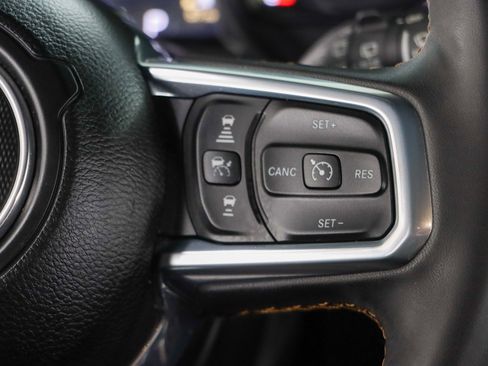 Used 2024 Jeep Wrangler Unlimited Sahara w/ Technology Group AWD/4WD image 15