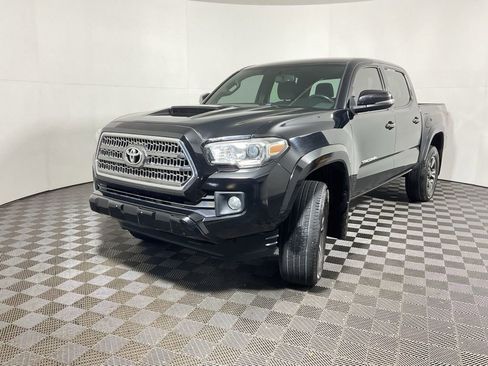 Used 2016 Toyota Tacoma TRD Sport w/ Towing Package image 8