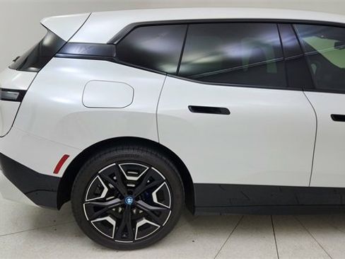 Used 2025 BMW iX xDrive50 image 12
