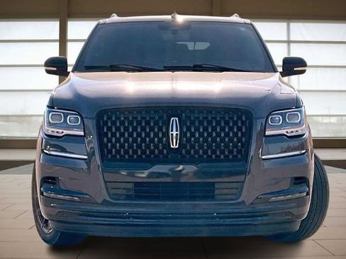 Used 2022 Lincoln Navigator Black Label image 3