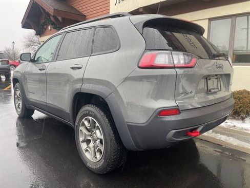 Used 2022 Jeep Cherokee Trailhawk image 7